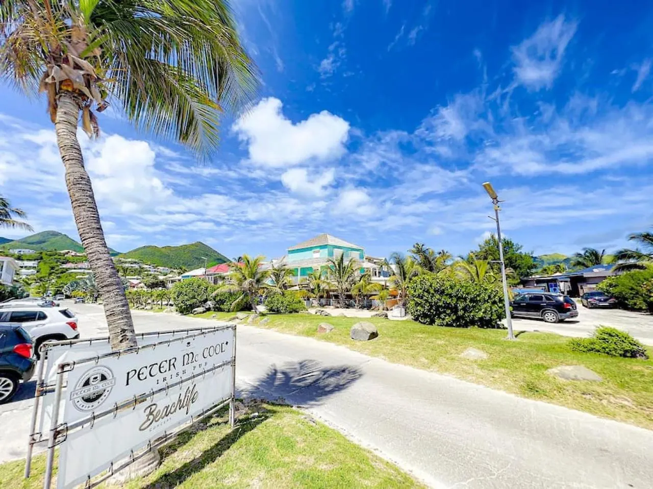 Plage 37 Orient Bay Beach Front With Pool Access Holiday home