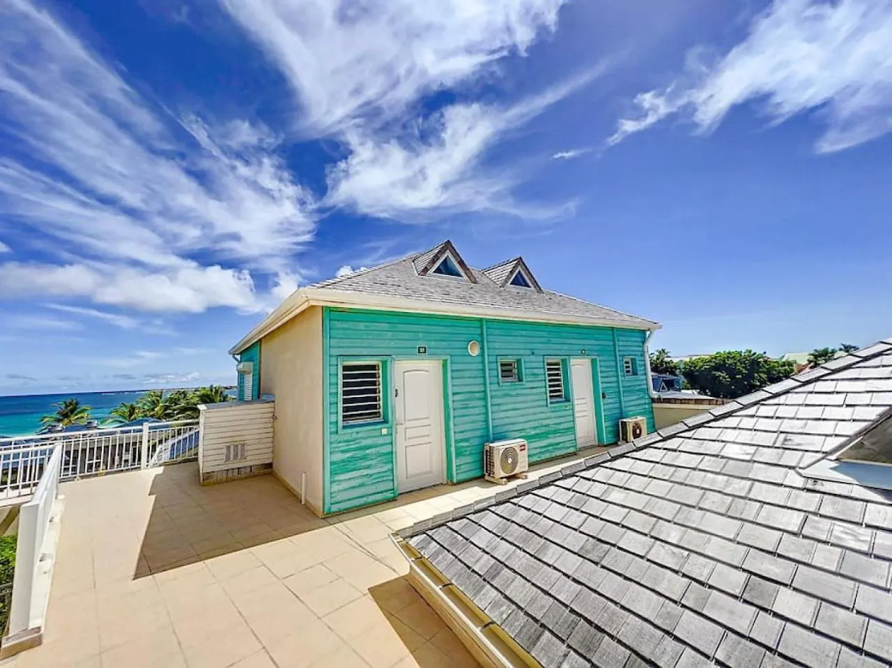 Plage 37 Orient Bay Beach Front With Pool Access 0*,