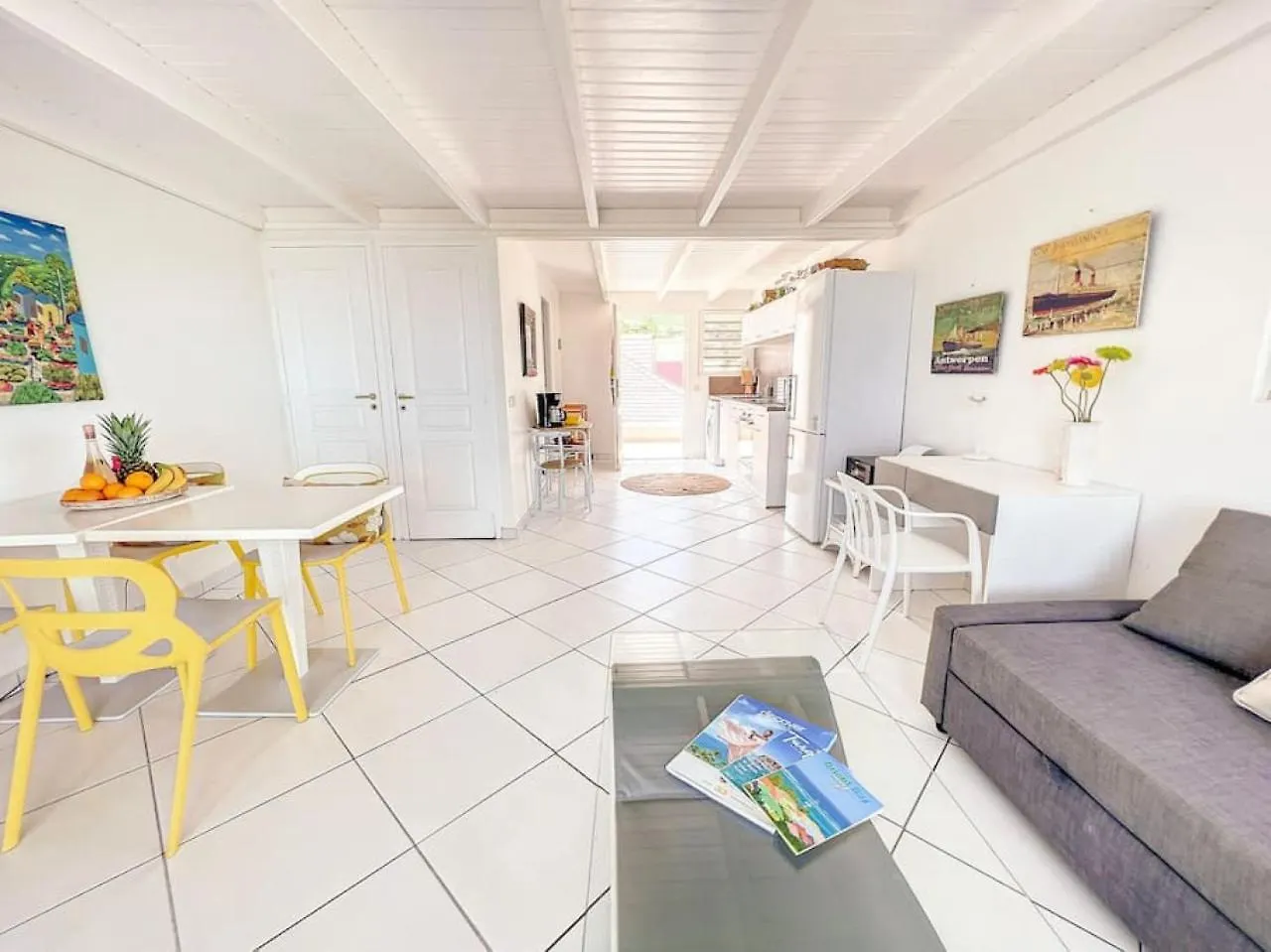 Plage 37 Orient Bay Beach Front With Pool Access
